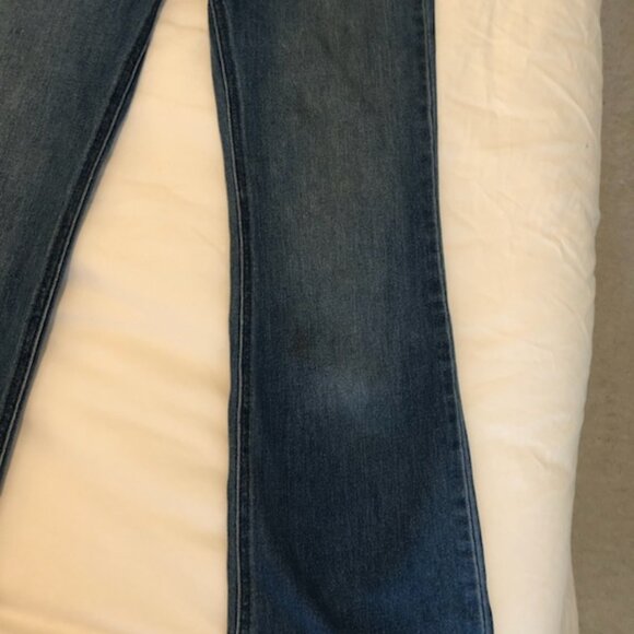 Old Navy Dark Wash High Rise Wow Flare Jeans. - Picture 3 of 4